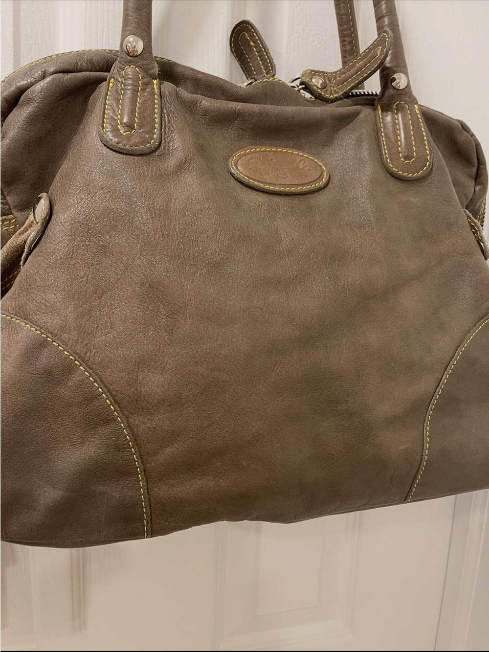Classic Brown Leather Tote Handbag - Picture 5 of 6